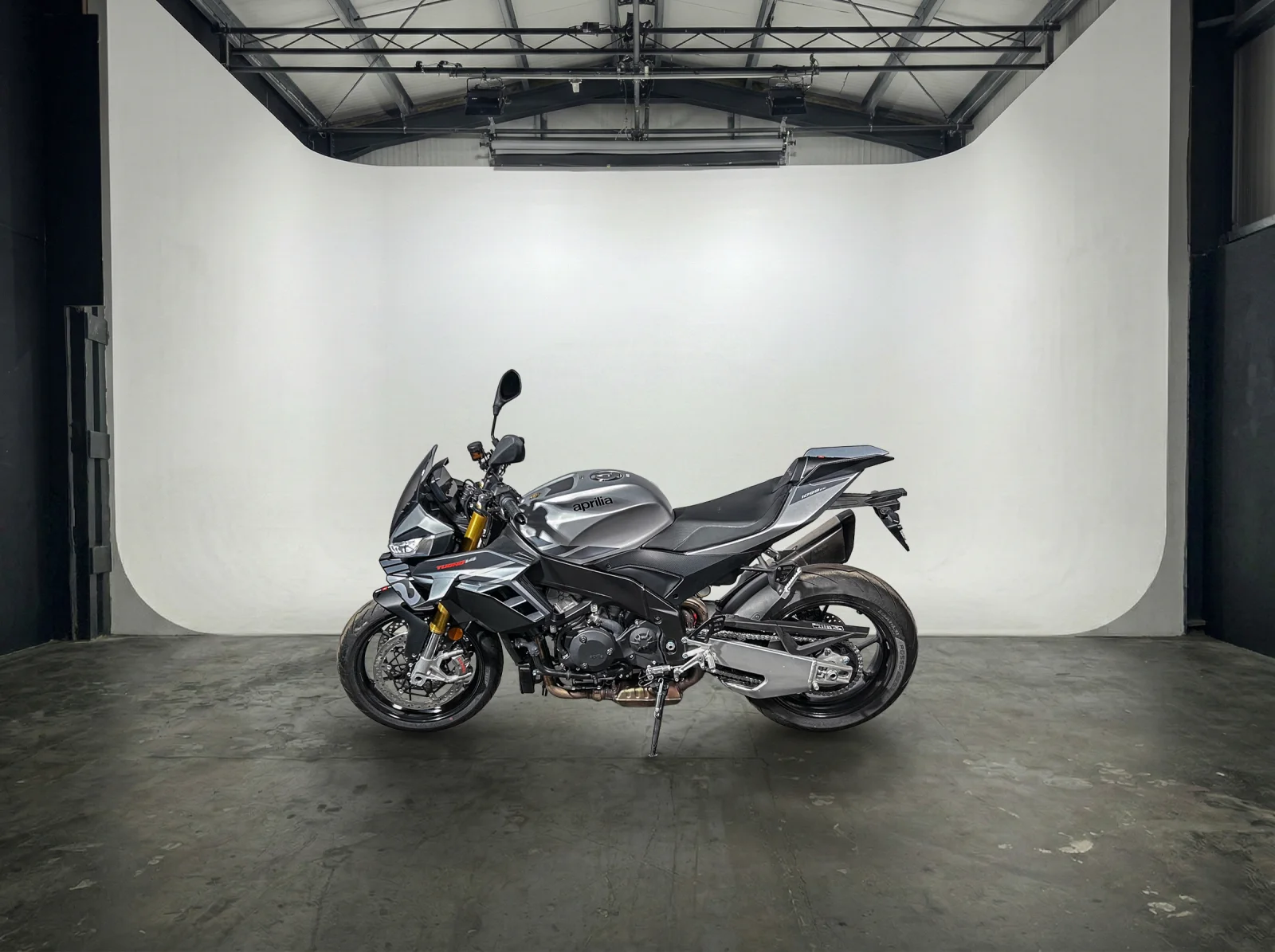 Aprilia Tuono V4 1100, Shark Grey