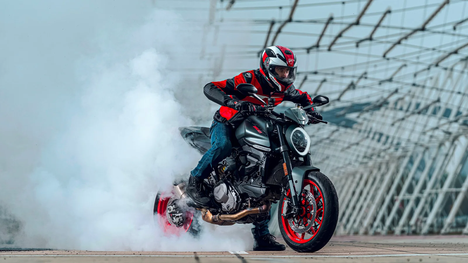 Ducati Monster + — баланс
