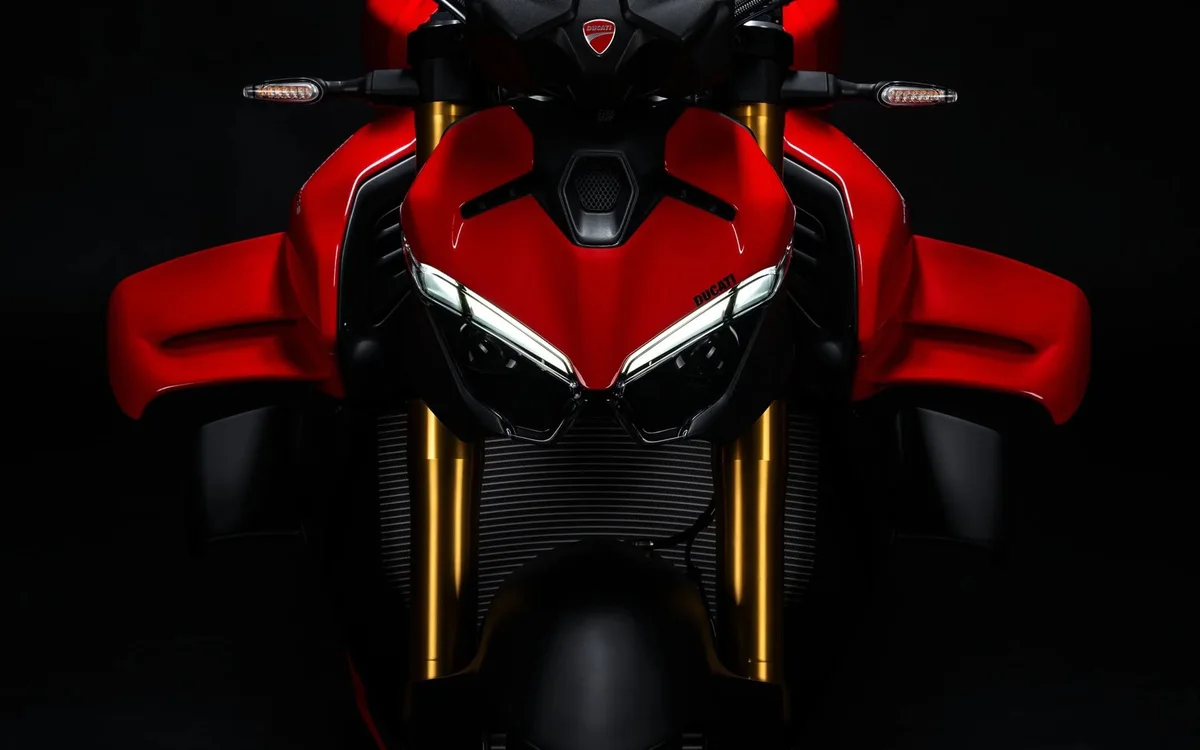 Ducati Streetfighter V4 — баланс