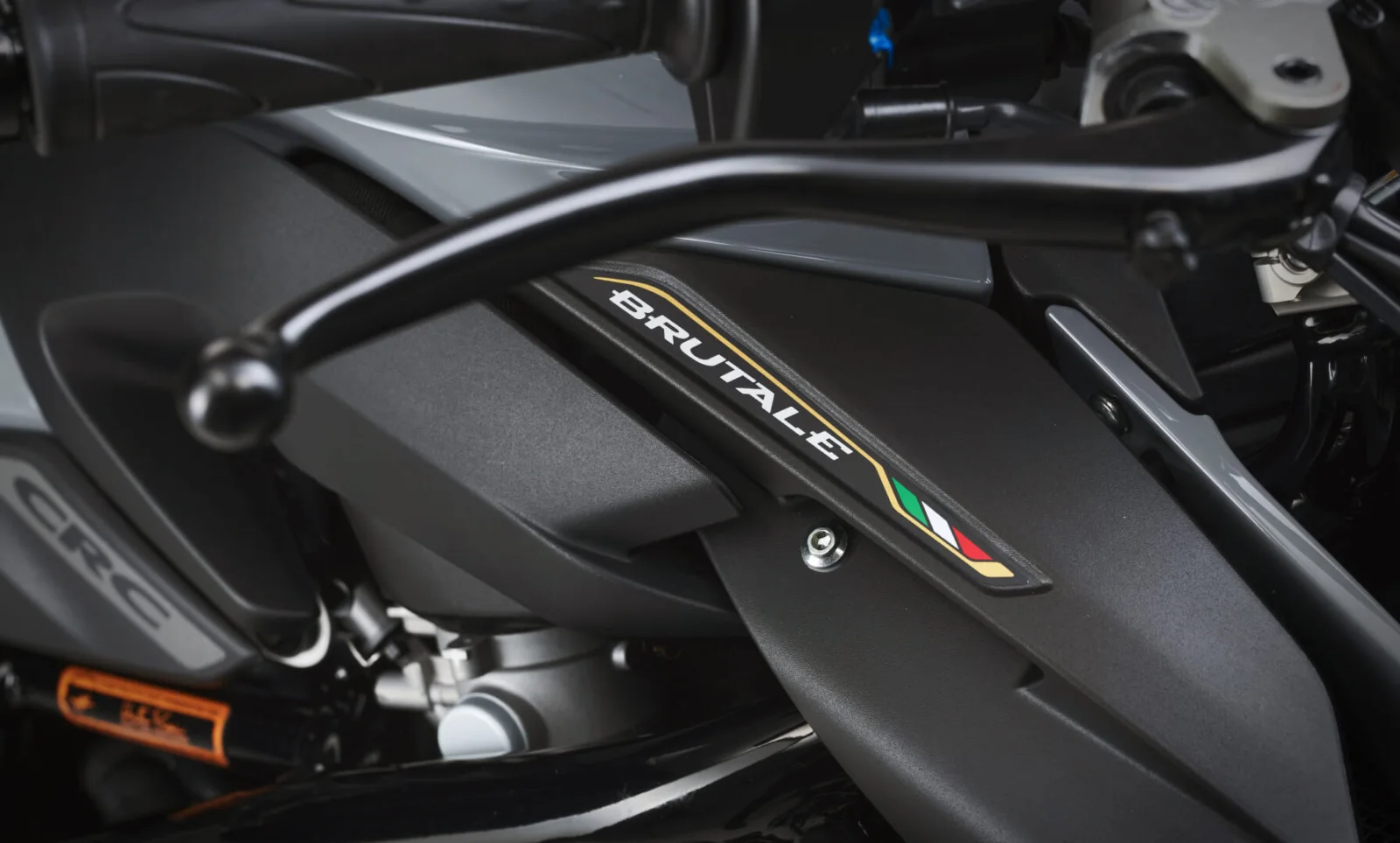 MV Agusta Brutale 1000 RS — баланс