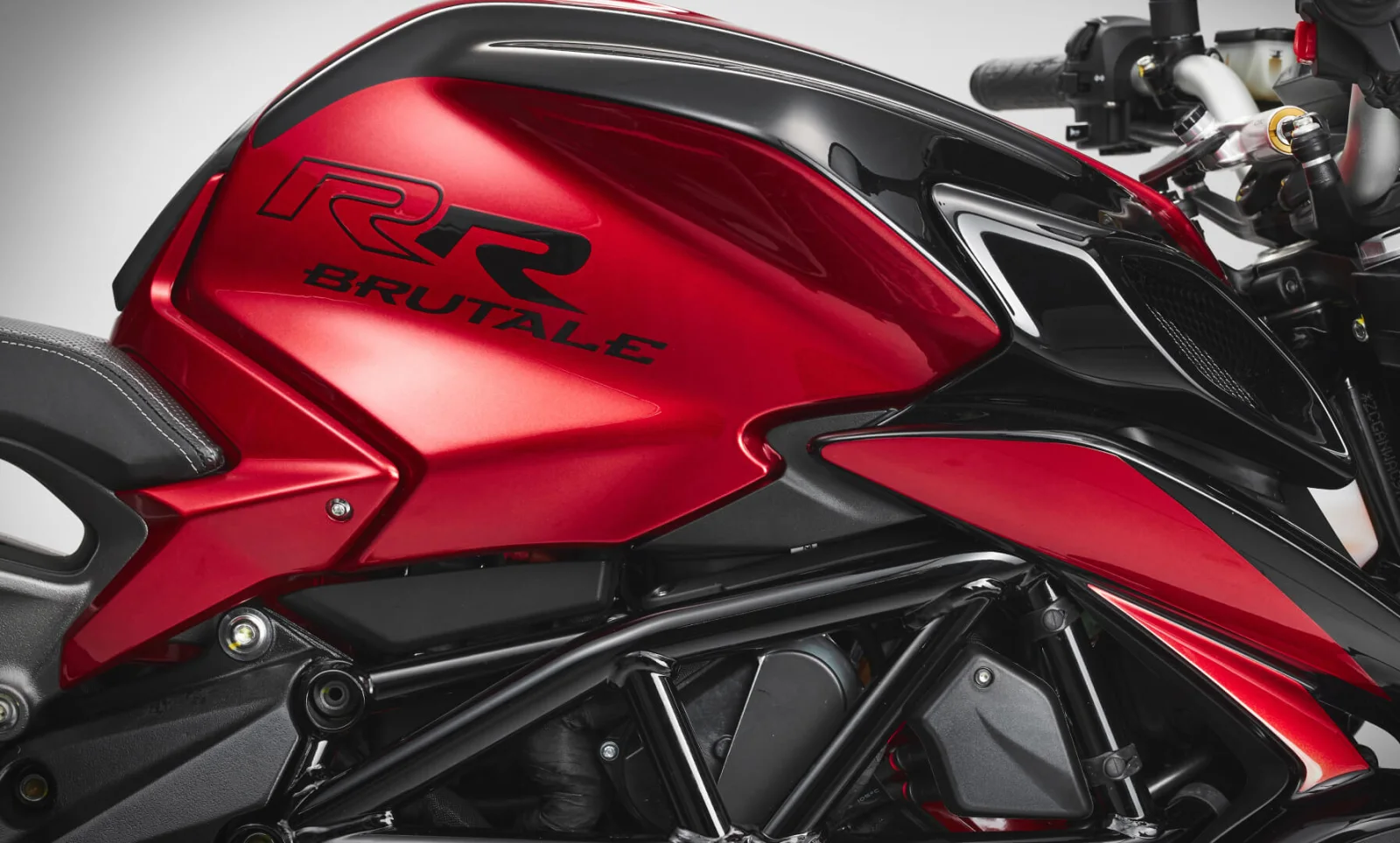 MV Agusta Brutale RR — баланс