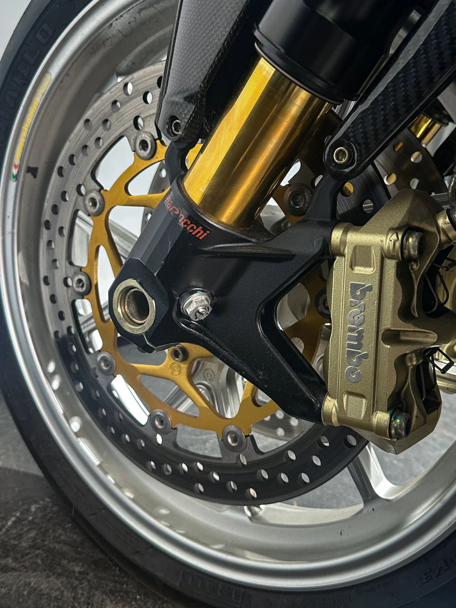 MV Agusta F4 1000 SENNA 2006 — баланс