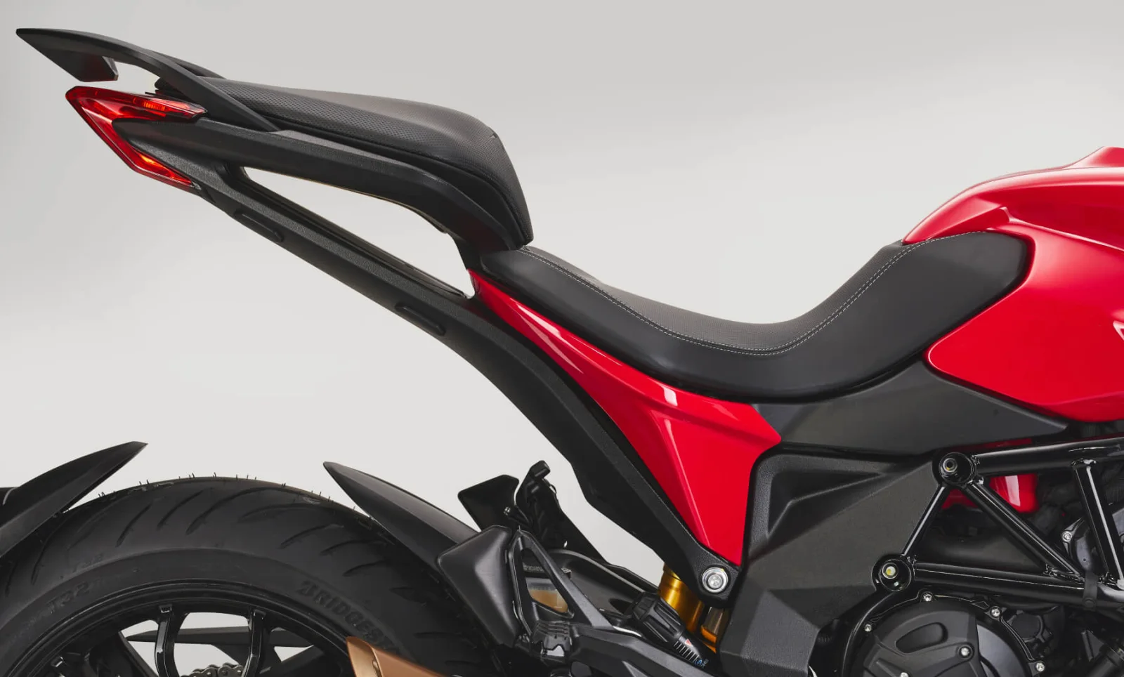 MV Agusta Turismo Veloce R — баланс