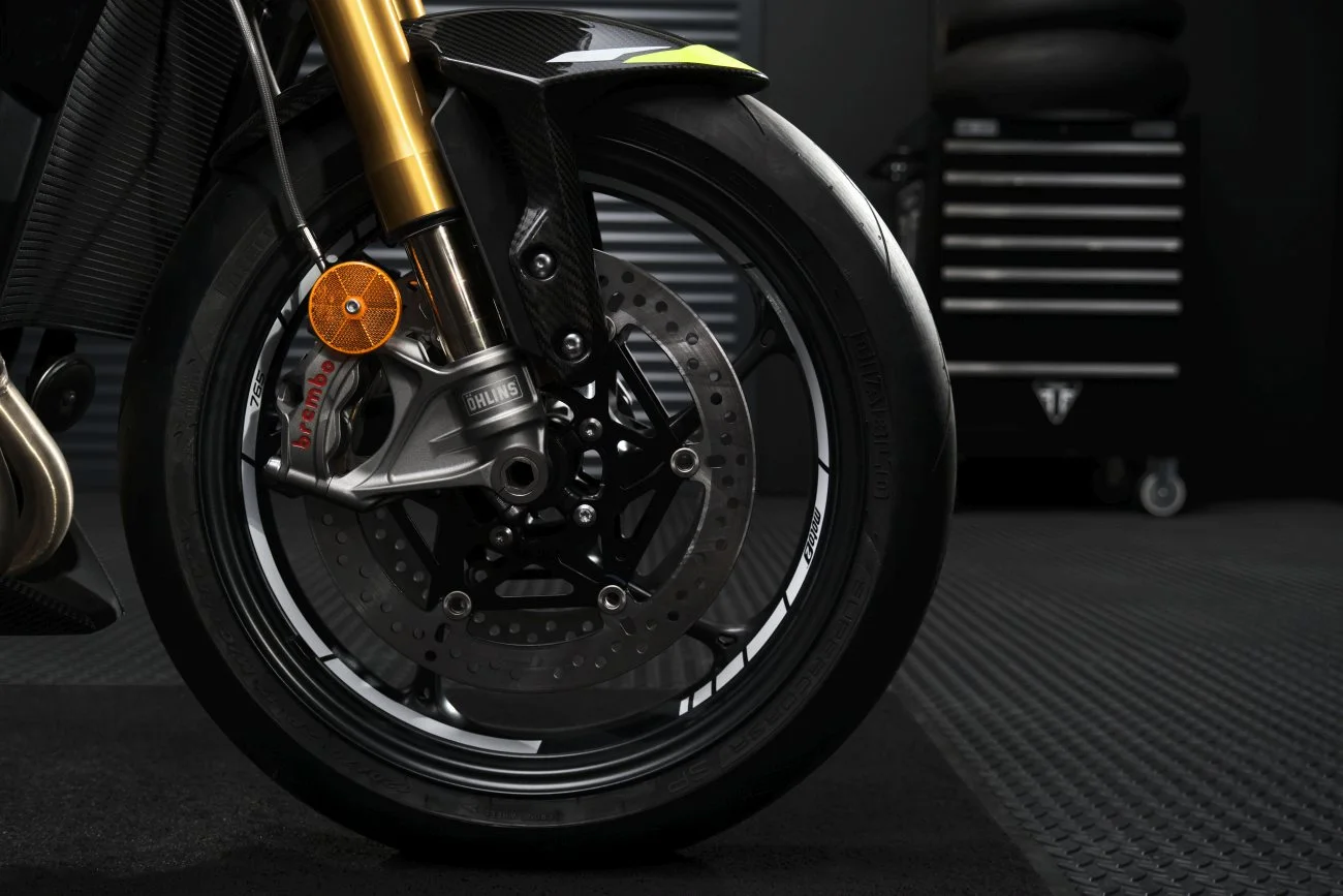 Triumph Street Triple 765 MOTO2™ Edition — баланс