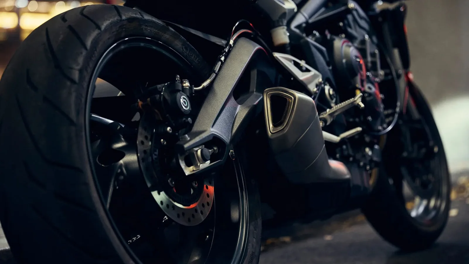 Triumph STREET TRIPLE 765 R — баланс