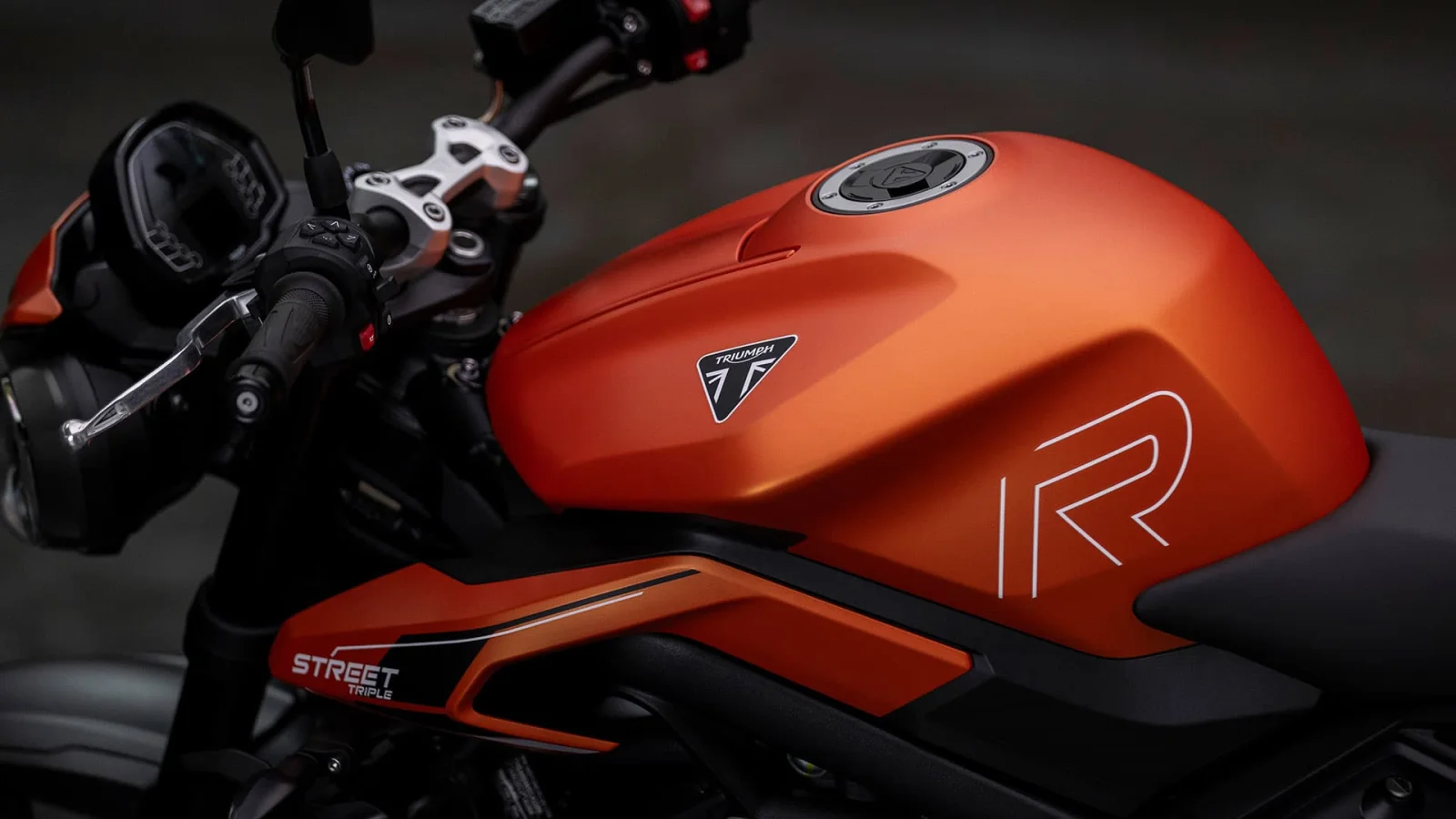 Triumph STREET TRIPLE 765 R — дизайн