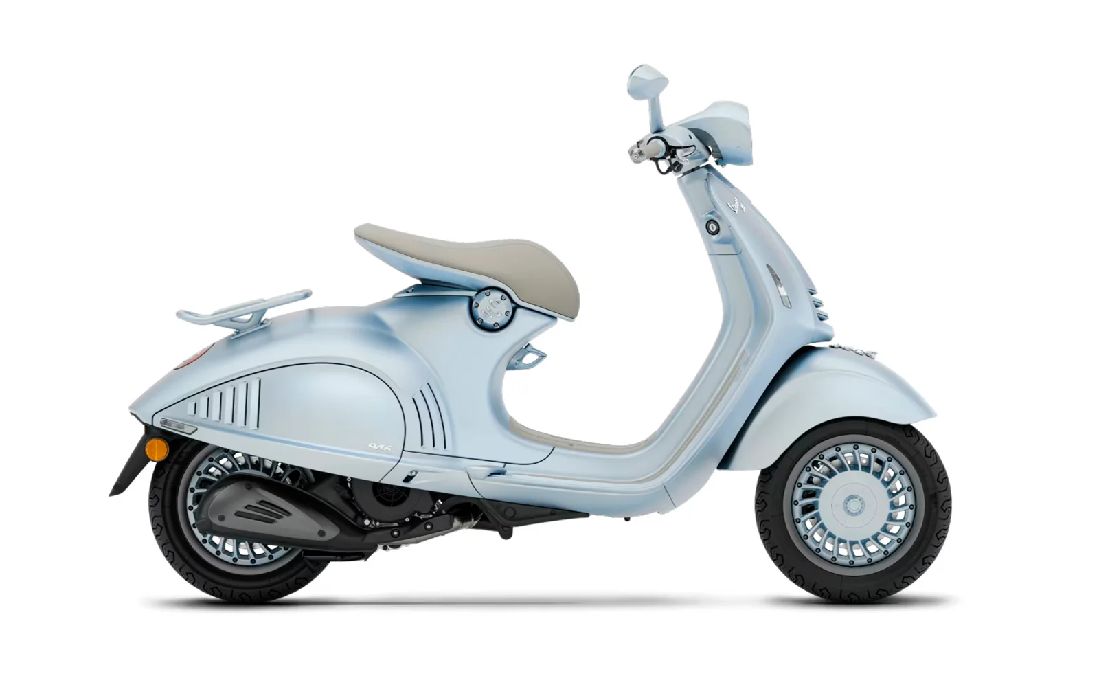 Vespa 946 Snake 125