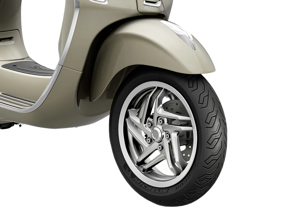 Переднее крыло и колёса